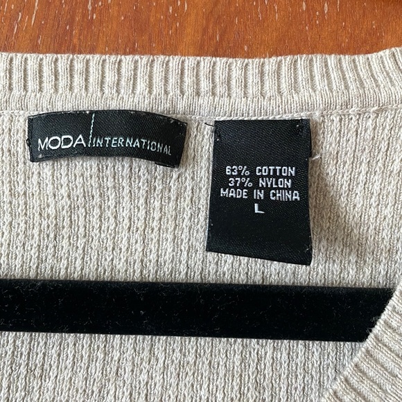 Moda International top - Picture 4 of 5